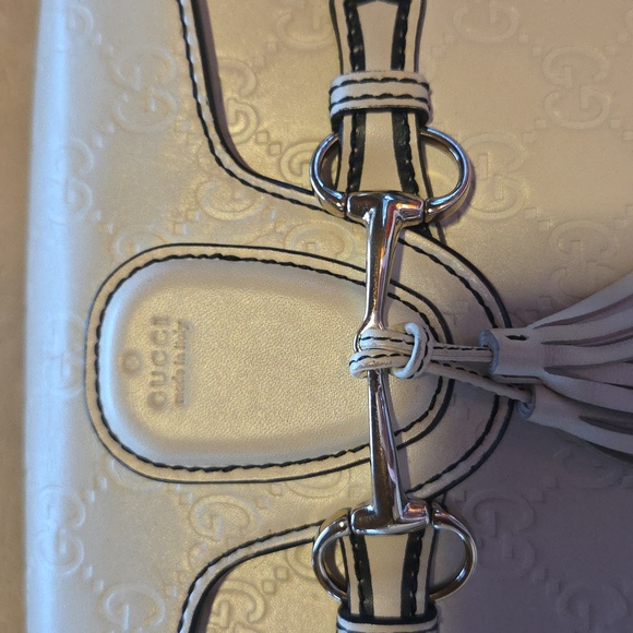 Gucci‎ Silvie White Shoulder Bag with Silver Accents - Picture 3 of 10